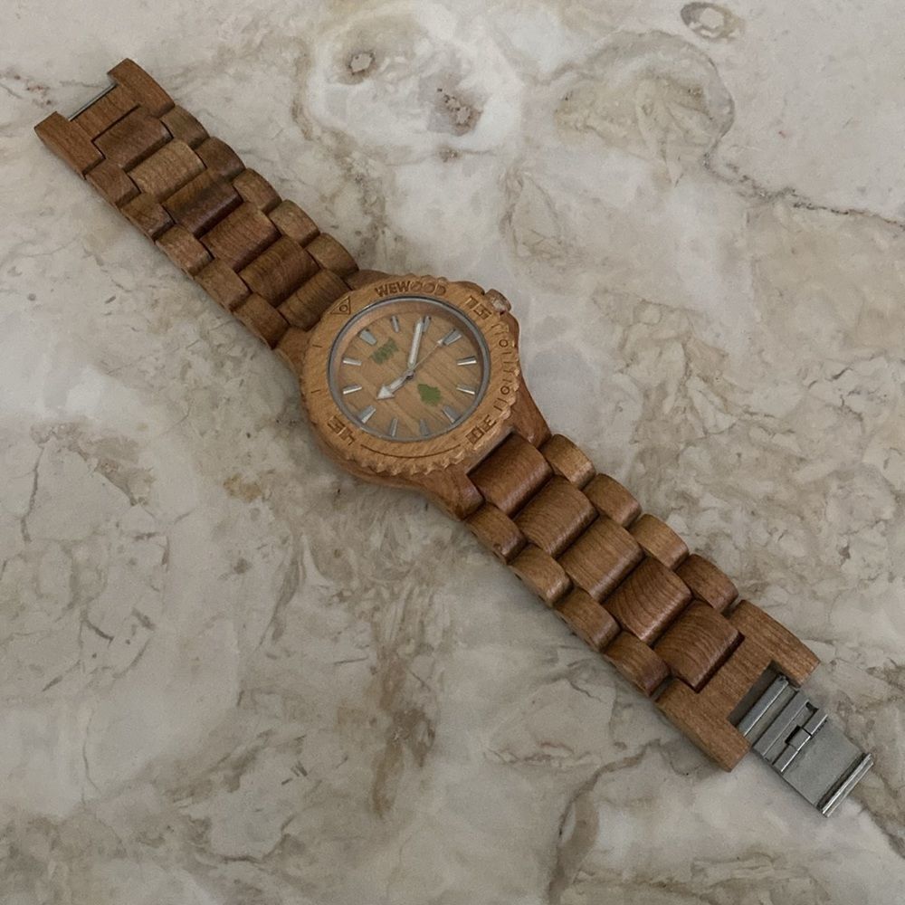WeWood Chunky Natural Wood Wristwatch - Picture 10 of 11